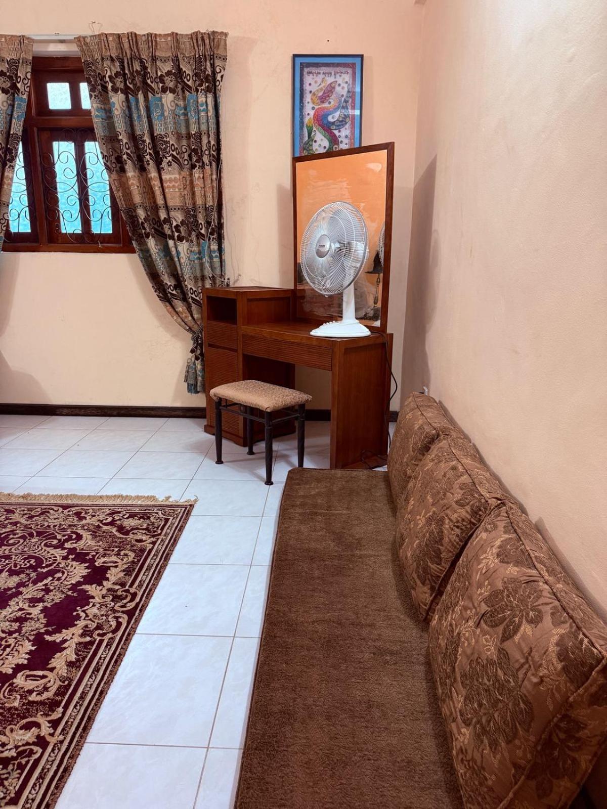 Resident View Homestay Kandy Exterior photo